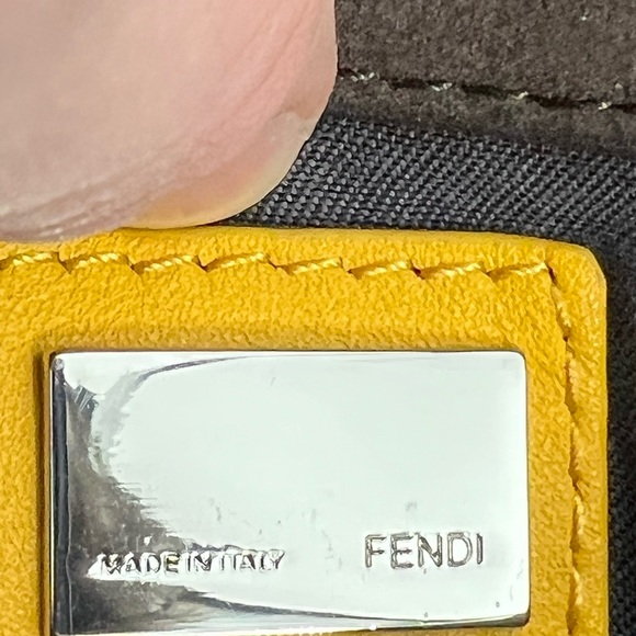 💛SOLD💛Fendi Pochette - Picture 12 of 12